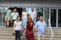 1073
